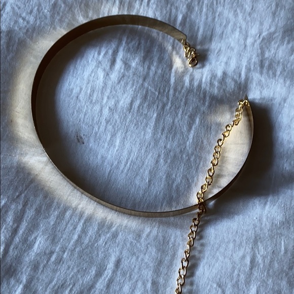 PrettyLittleThing Accessories - Gold metaled waisted belted